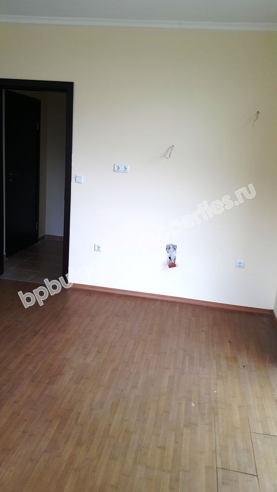 Студия близко к пляжу на продажу в курорте Елените