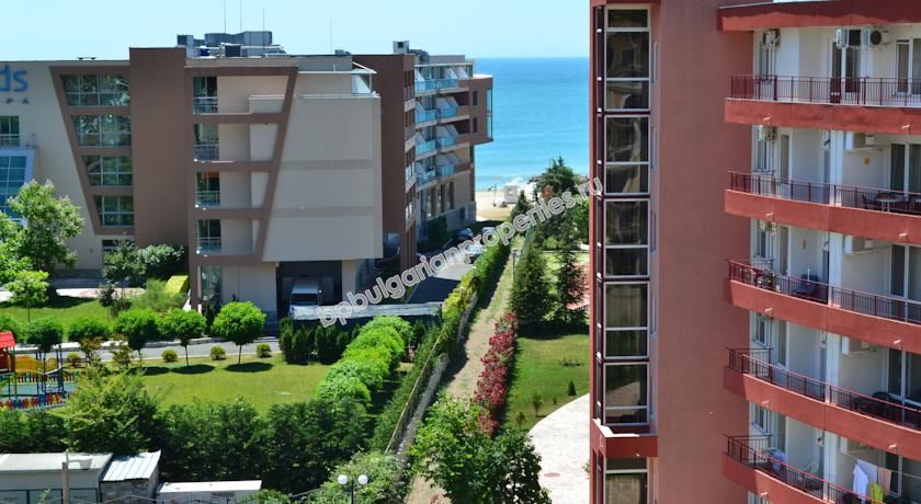 Студия близко к пляжу на продажу в курорте Елените