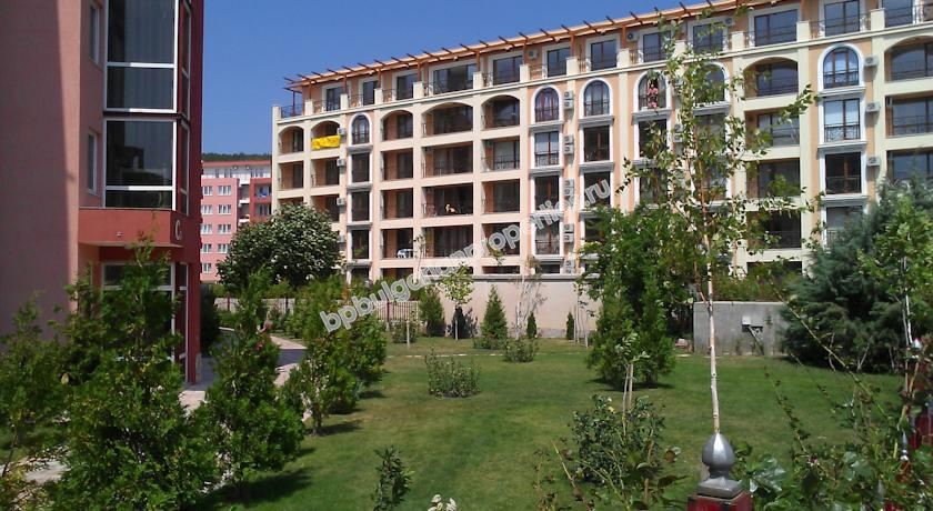 Студия близко к пляжу на продажу в курорте Елените