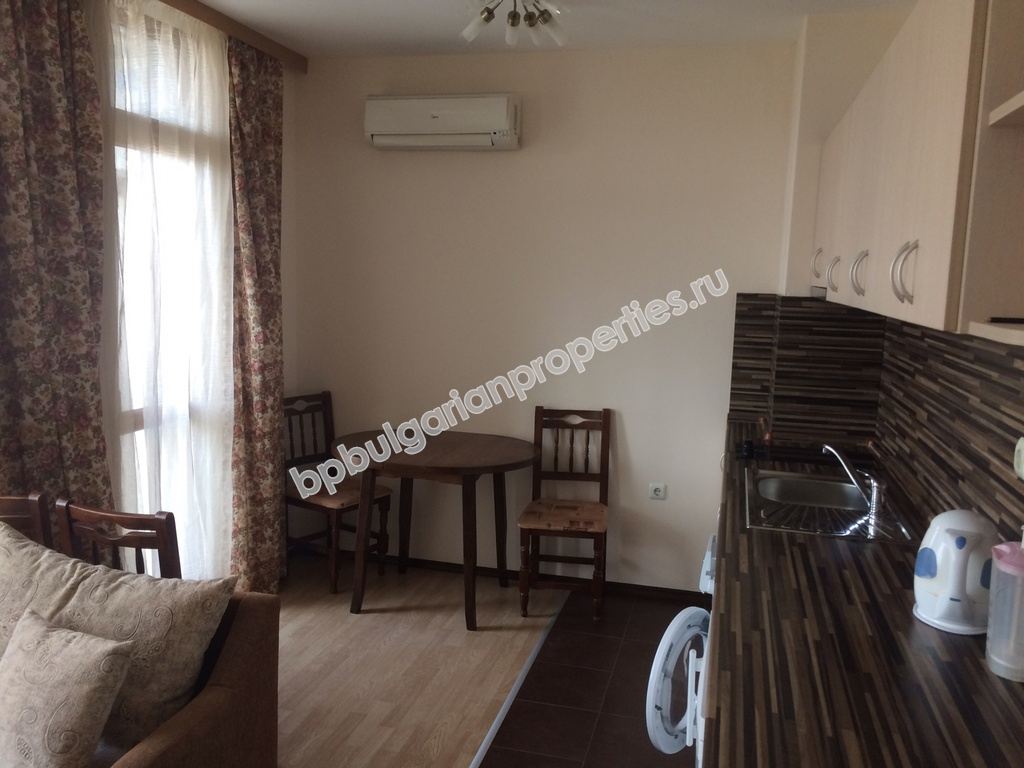 Меблированная студия для круглогодичного проживания на продажу в курорте Равда