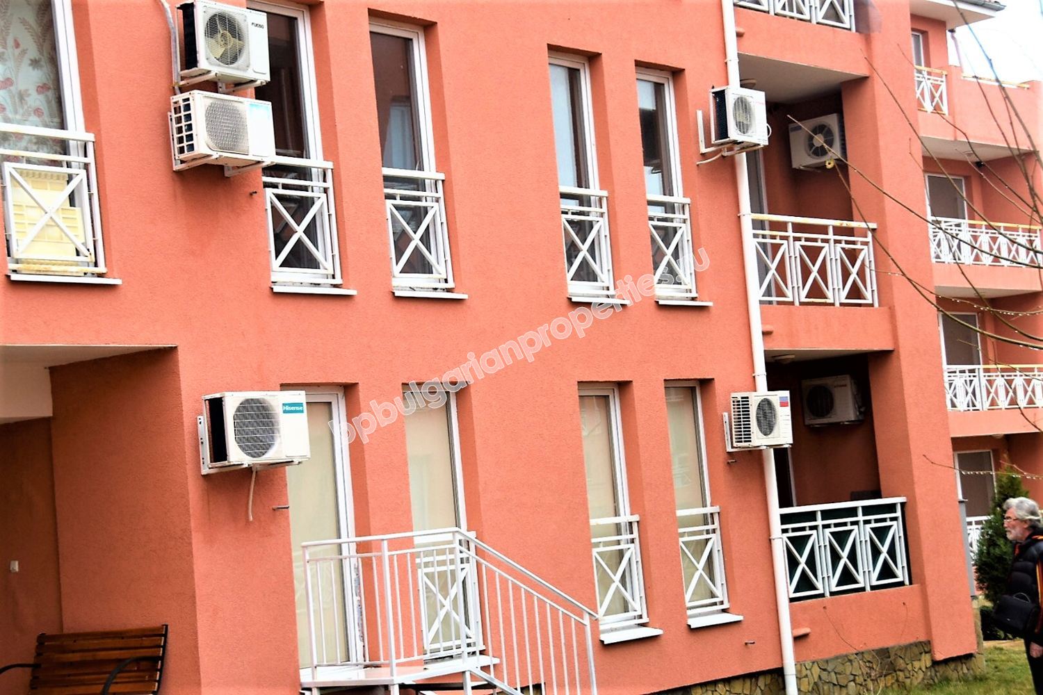 Дешевая студия на продажу в курорте Солнечный Берег