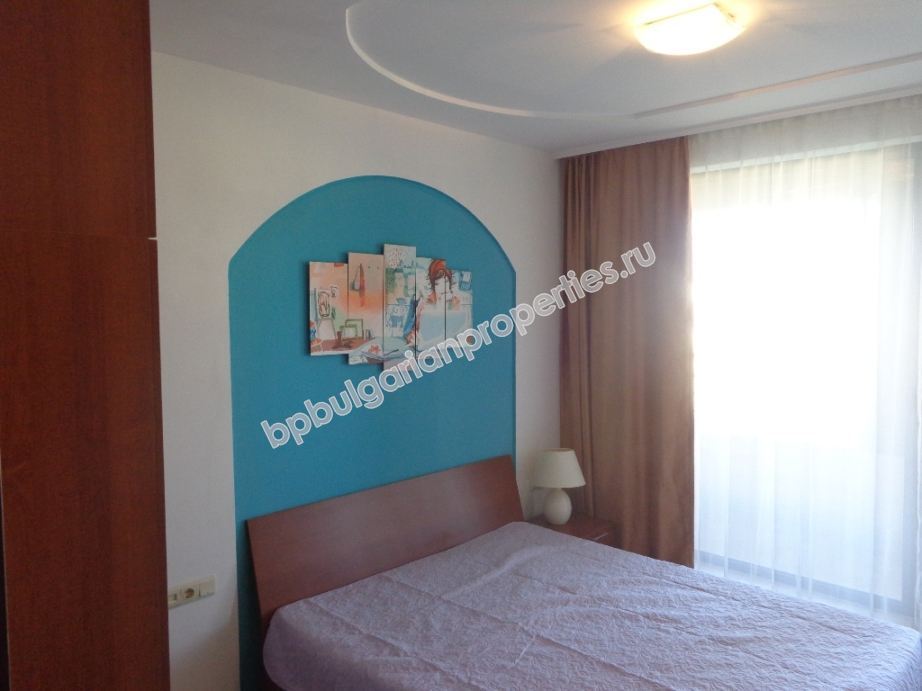 Люксовая меблированная трехкомнатная квартира на первой линии моря на продажу в городе Созополь