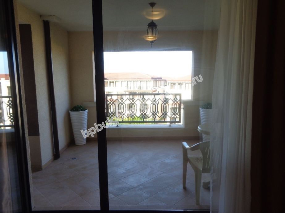 Люксовая меблированная трехкомнатная квартира на первой линии моря на продажу в городе Созополь