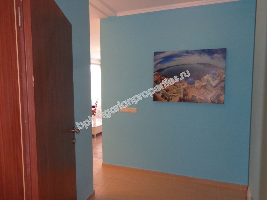 Люксовая меблированная трехкомнатная квартира на первой линии моря на продажу в городе Созополь