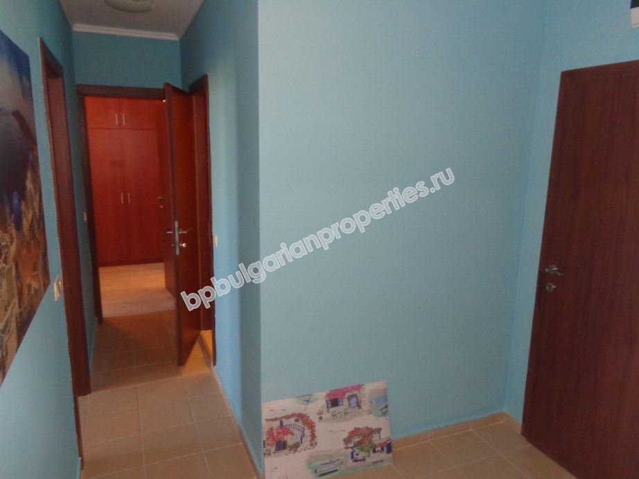 Люксовая меблированная трехкомнатная квартира на первой линии моря на продажу в городе Созополь