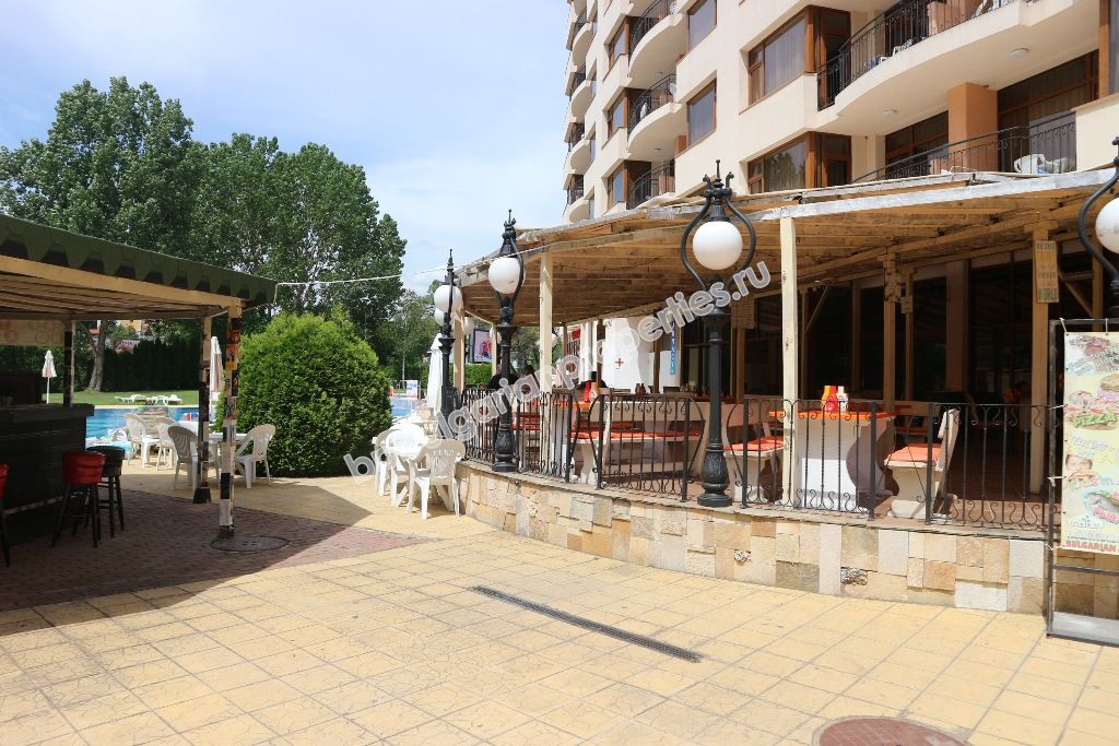 Меблированная двухкомнатная квартира у пляжа на продажу в курорте Солнечный Берег