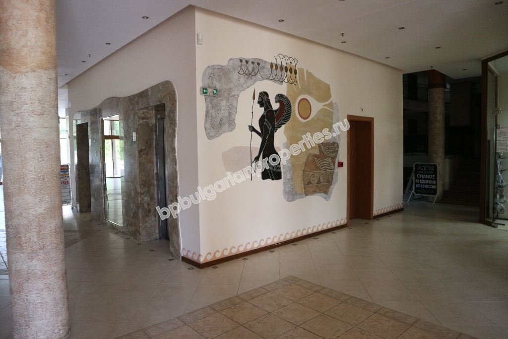 Меблированная двухкомнатная квартира у пляжа на продажу в курорте Солнечный Берег