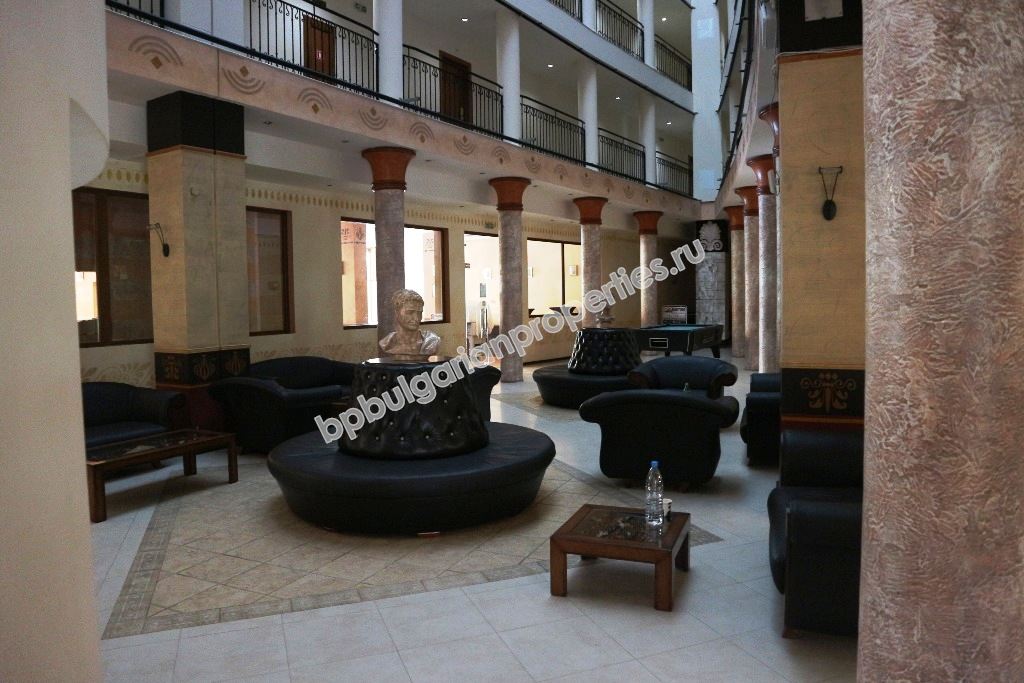 Меблированная двухкомнатная квартира у пляжа на продажу в курорте Солнечный Берег