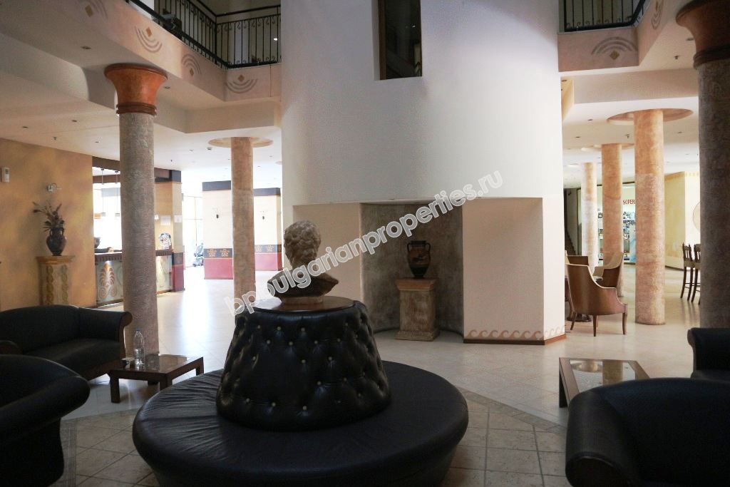 Меблированная двухкомнатная квартира у пляжа на продажу в курорте Солнечный Берег