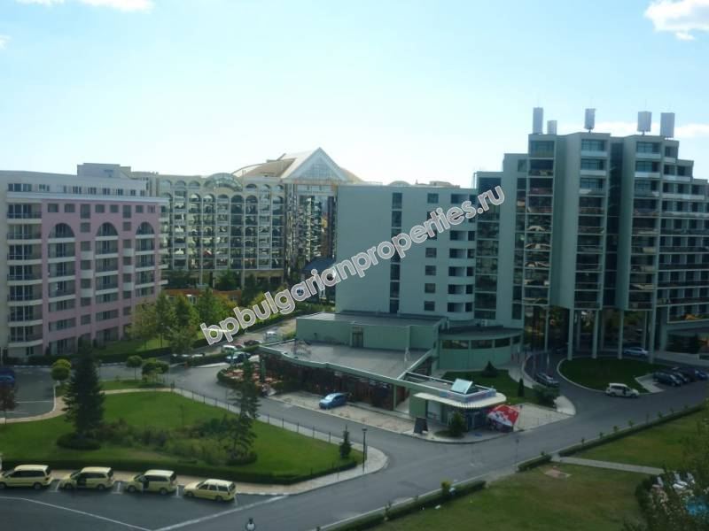 Меблированная двухкомнатная квартира у пляжа на продажу в курорте Солнечный Берег