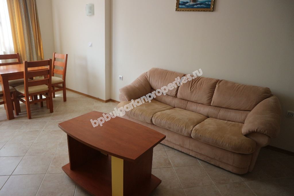 Меблированная двухкомнатная квартира у пляжа на продажу в курорте Солнечный Берег