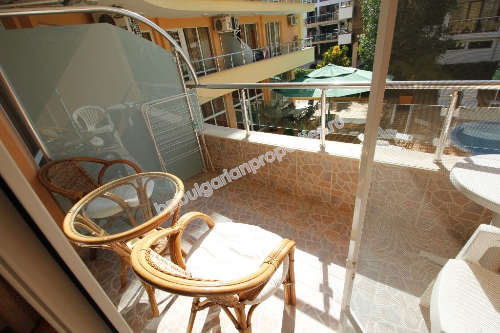 Большая меблированная студия на продажу в курорте Солнечный Берег