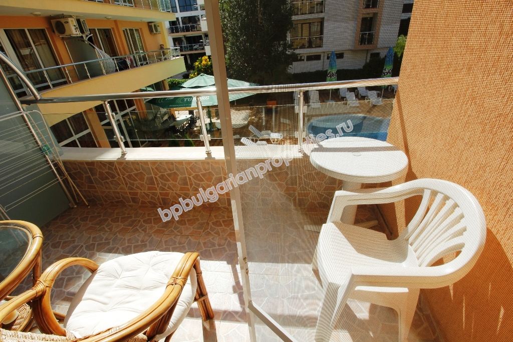 Большая меблированная студия на продажу в курорте Солнечный Берег