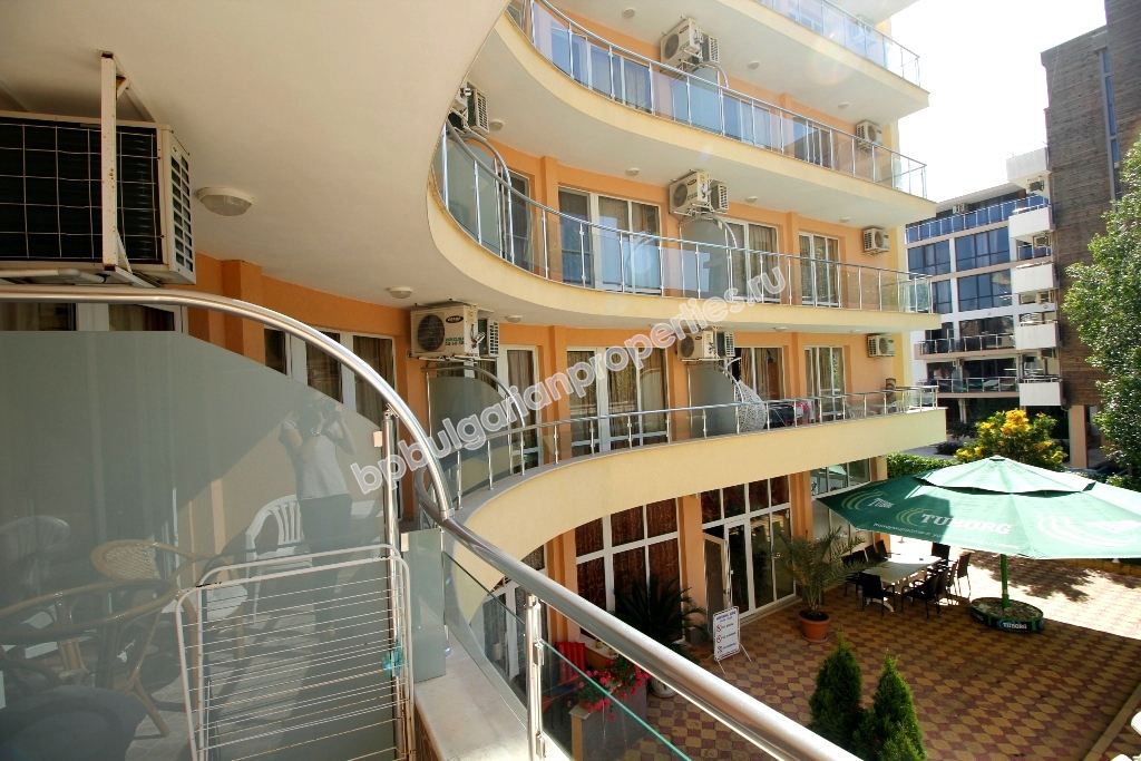 Большая меблированная студия на продажу в курорте Солнечный Берег