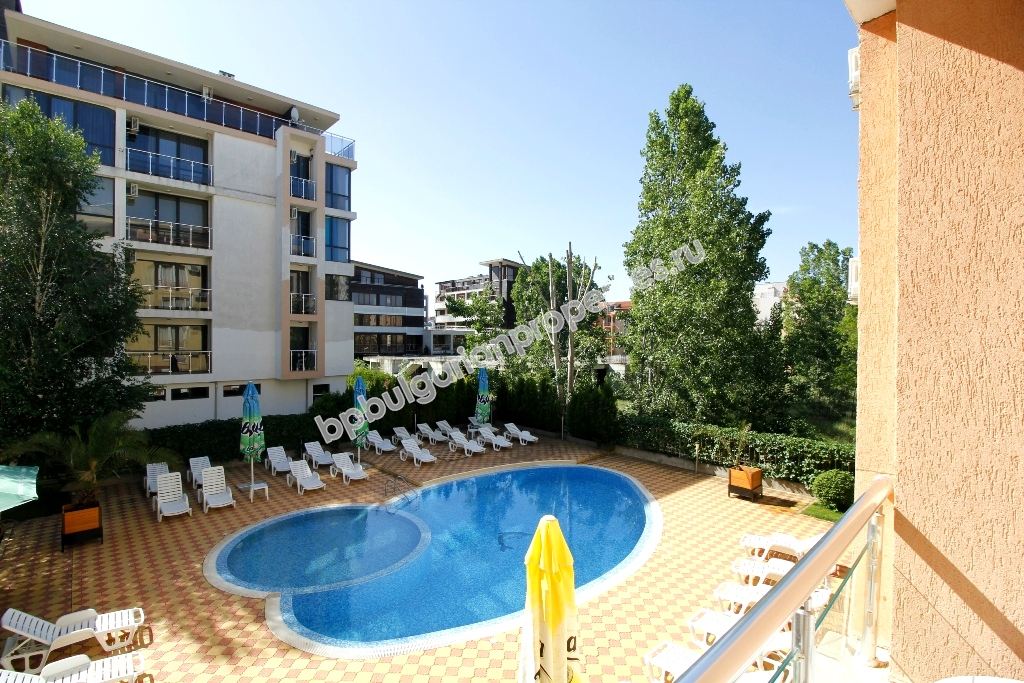 Большая меблированная студия на продажу в курорте Солнечный Берег