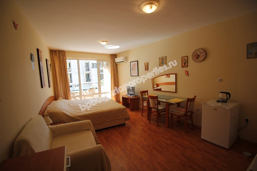 Большая меблированная студия на продажу в курорте Солнечный Берег