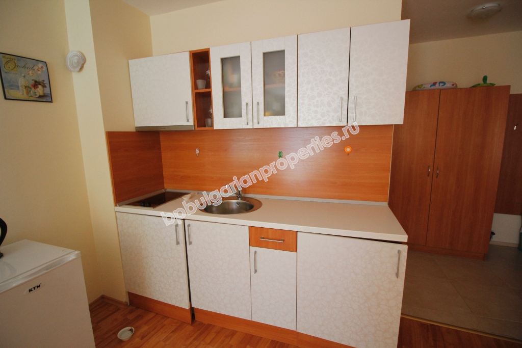 Большая меблированная студия на продажу в курорте Солнечный Берег