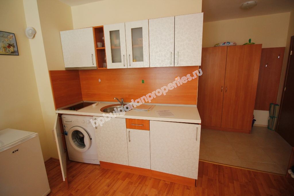 Большая меблированная студия на продажу в курорте Солнечный Берег