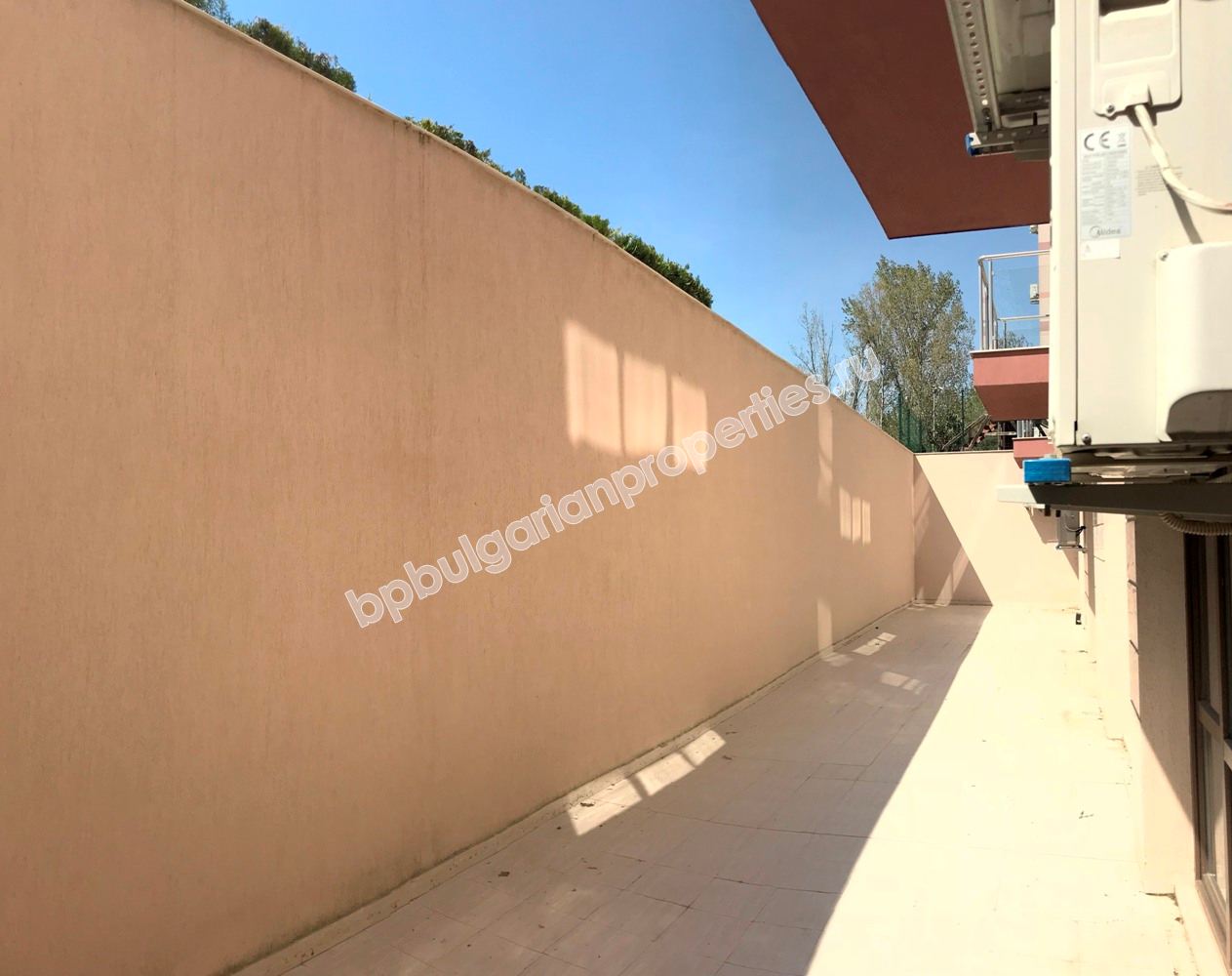 Меблированная студия на продажу в элитном комплексе в курорте Солнечный Берег