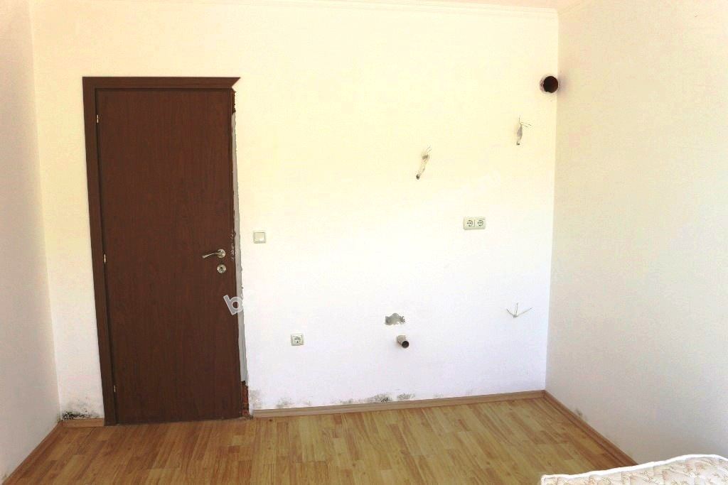 Дешевая студия близко к пляжу на продажу в курорте Елените