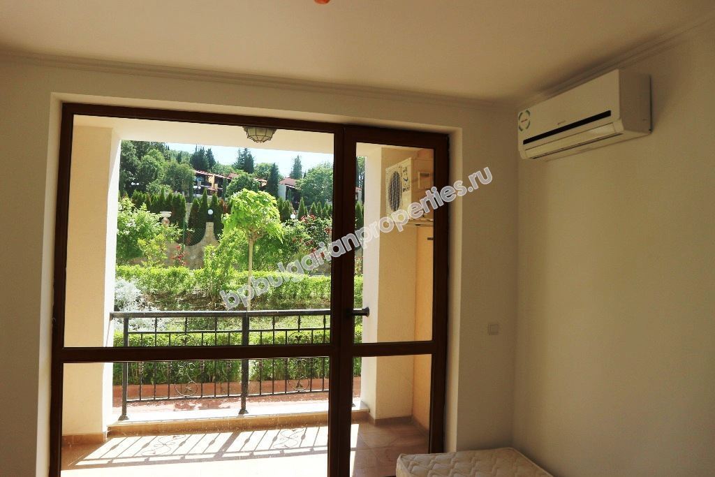 Дешевая студия близко к пляжу на продажу в курорте Елените