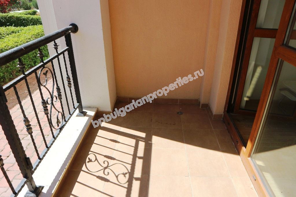 Дешевая студия близко к пляжу на продажу в курорте Елените