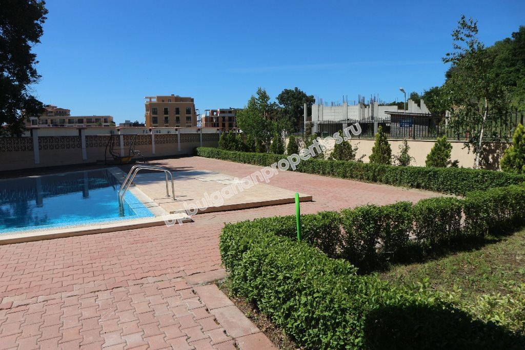 Дешевая студия близко к пляжу на продажу в курорте Елените