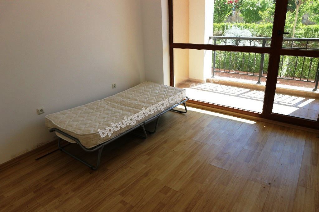 Дешевая студия близко к пляжу на продажу в курорте Елените