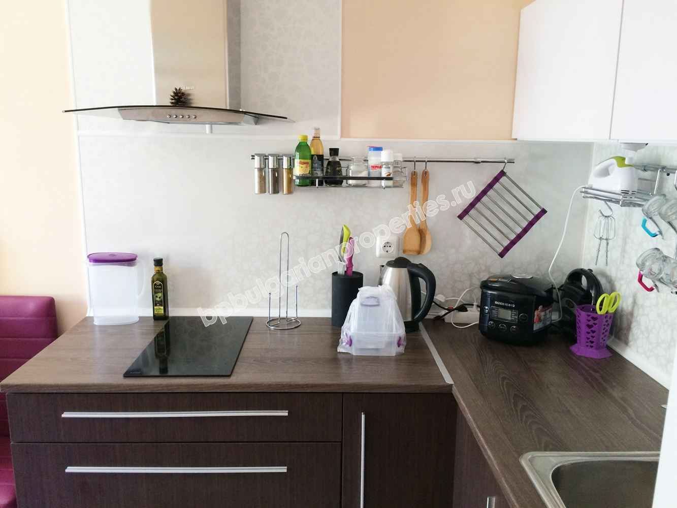 Шикарная меблированная студия на продажу в элитном комплексе в курорте Солнечный берег