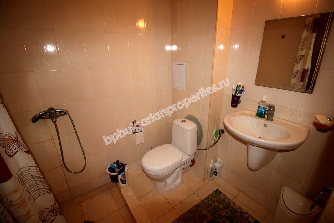 Меблированная двухкомнатная квартира близко к пляжу на продажу в курорте Солнечный Берег