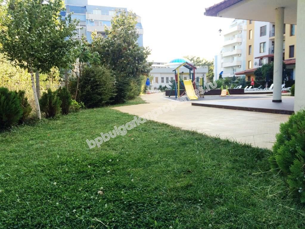 Меблированная двухкомнатная квартира близко к пляжу на продажу в курорте Солнечный Берег