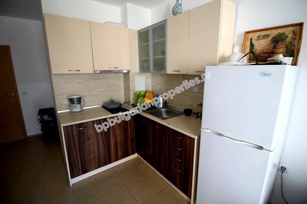 Меблированная двухкомнатная квартира близко к пляжу на продажу в курорте Солнечный Берег