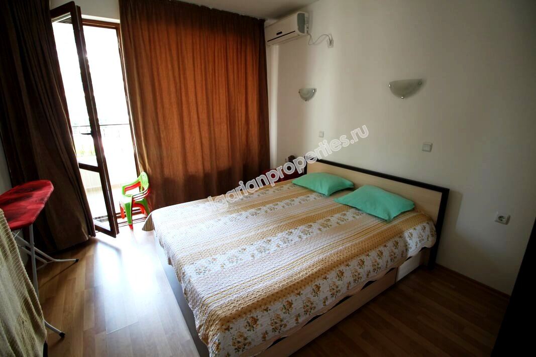 Меблированная двухкомнатная квартира близко к пляжу на продажу в курорте Солнечный Берег