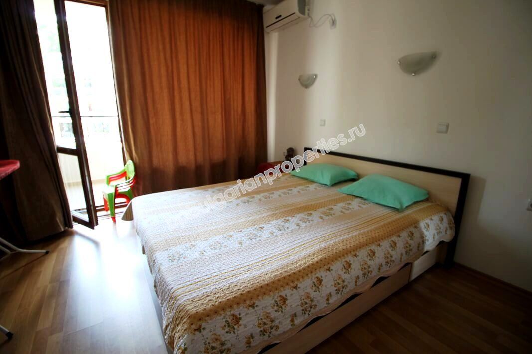 Меблированная двухкомнатная квартира близко к пляжу на продажу в курорте Солнечный Берег