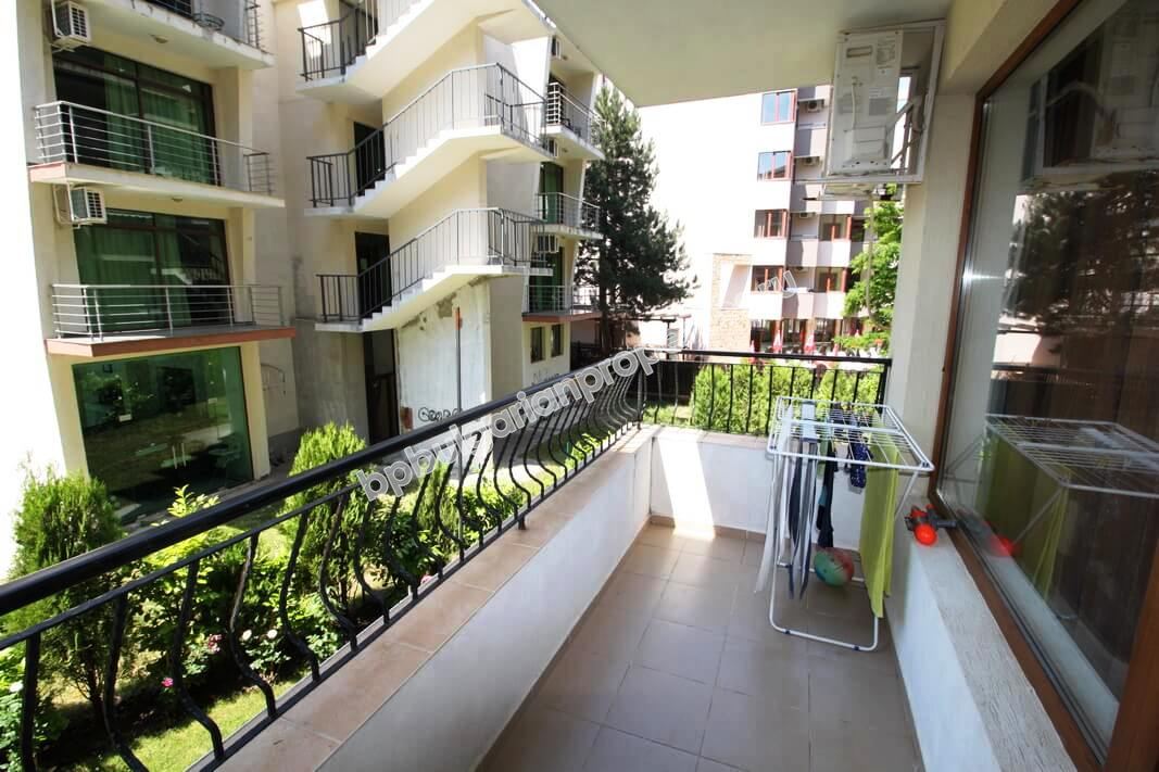 Меблированная двухкомнатная квартира близко к пляжу на продажу в курорте Солнечный Берег