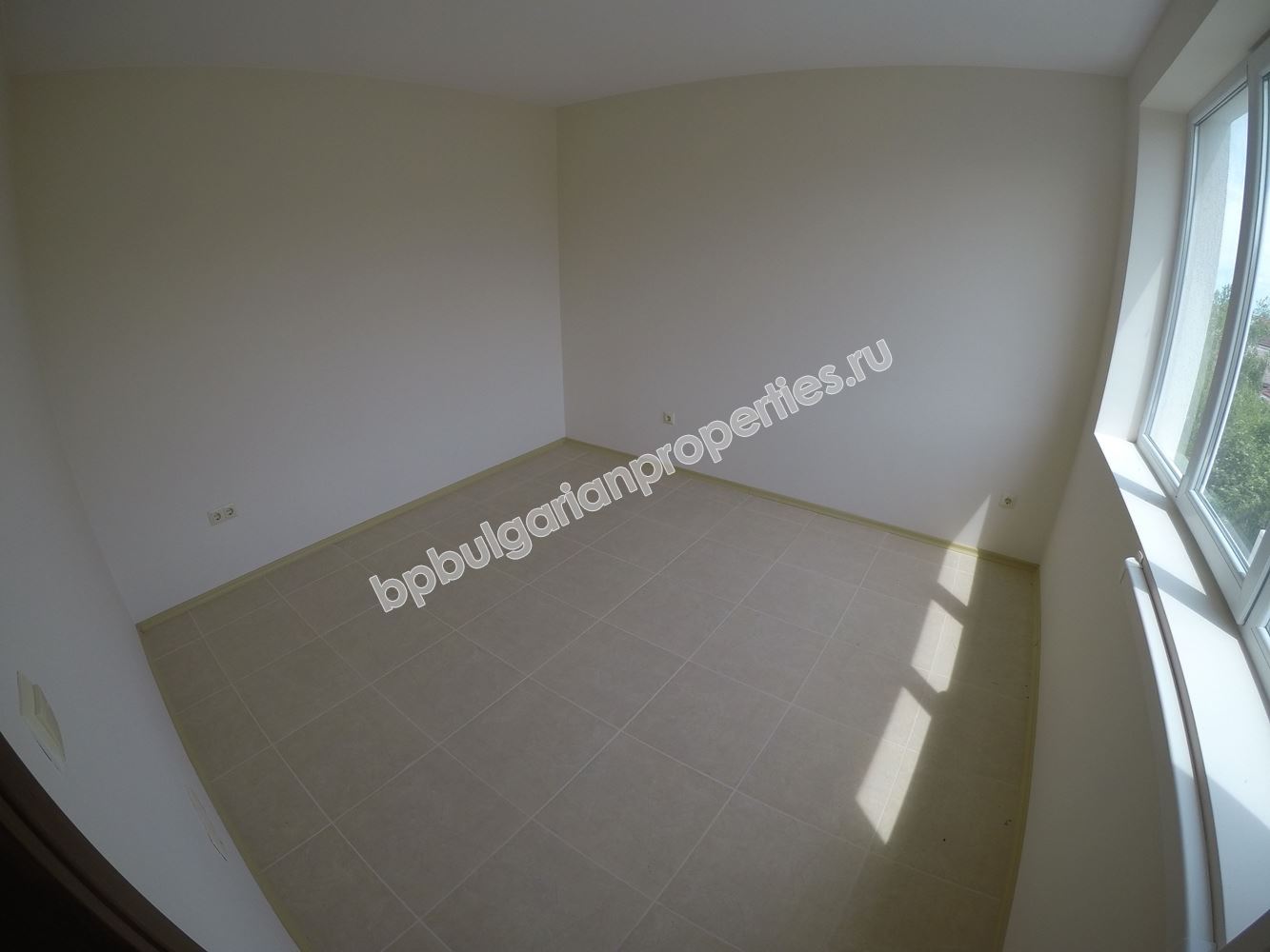 Новая трехкомнатная квартира на продажу недалеко от пляжа в курорте Равда