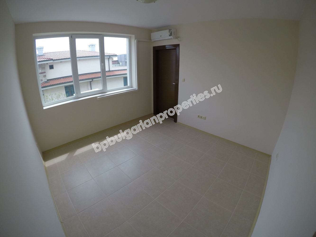 Новая трехкомнатная квартира на продажу недалеко от пляжа в курорте Равда