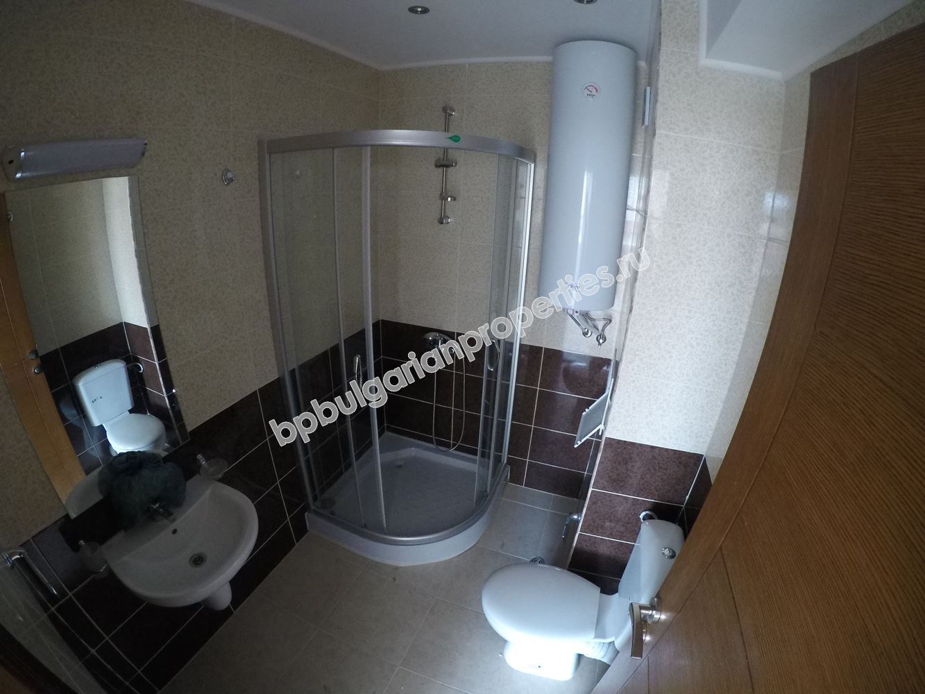 Новая трехкомнатная квартира на продажу недалеко от пляжа в курорте Равда