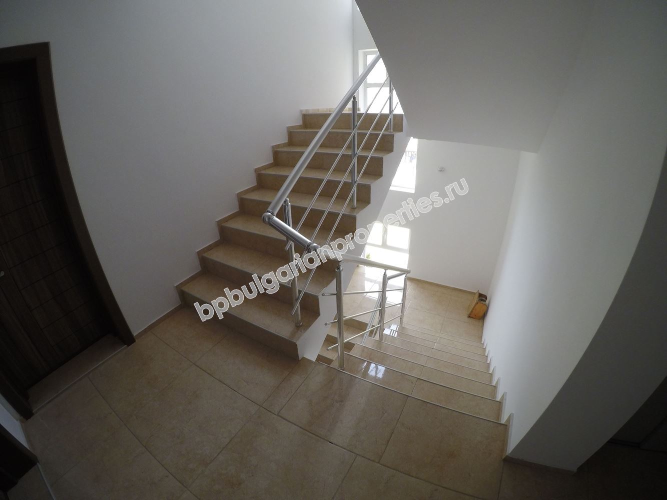 Новая трехкомнатная квартира на продажу недалеко от пляжа в курорте Равда