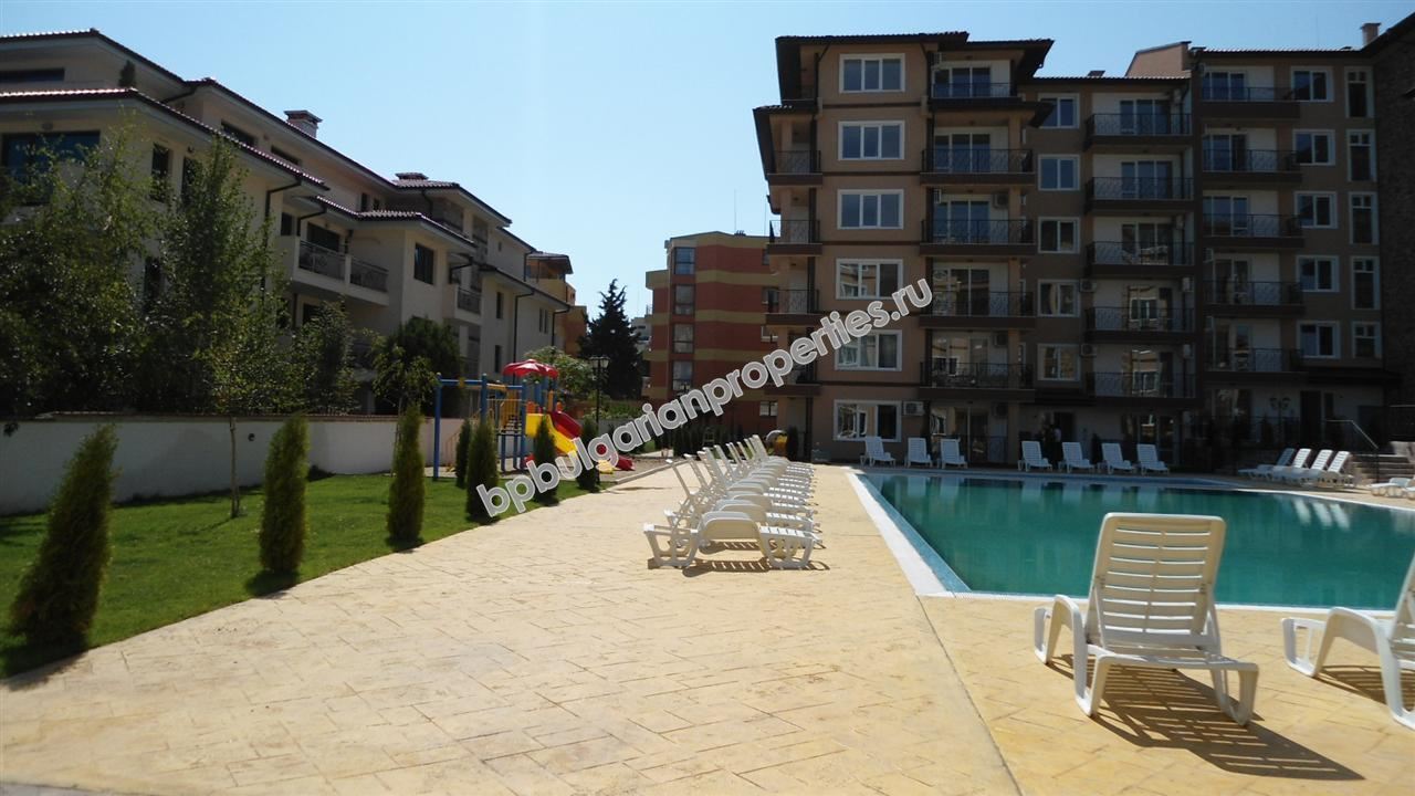 Новая трехкомнатная квартира на продажу недалеко от пляжа в курорте Равда