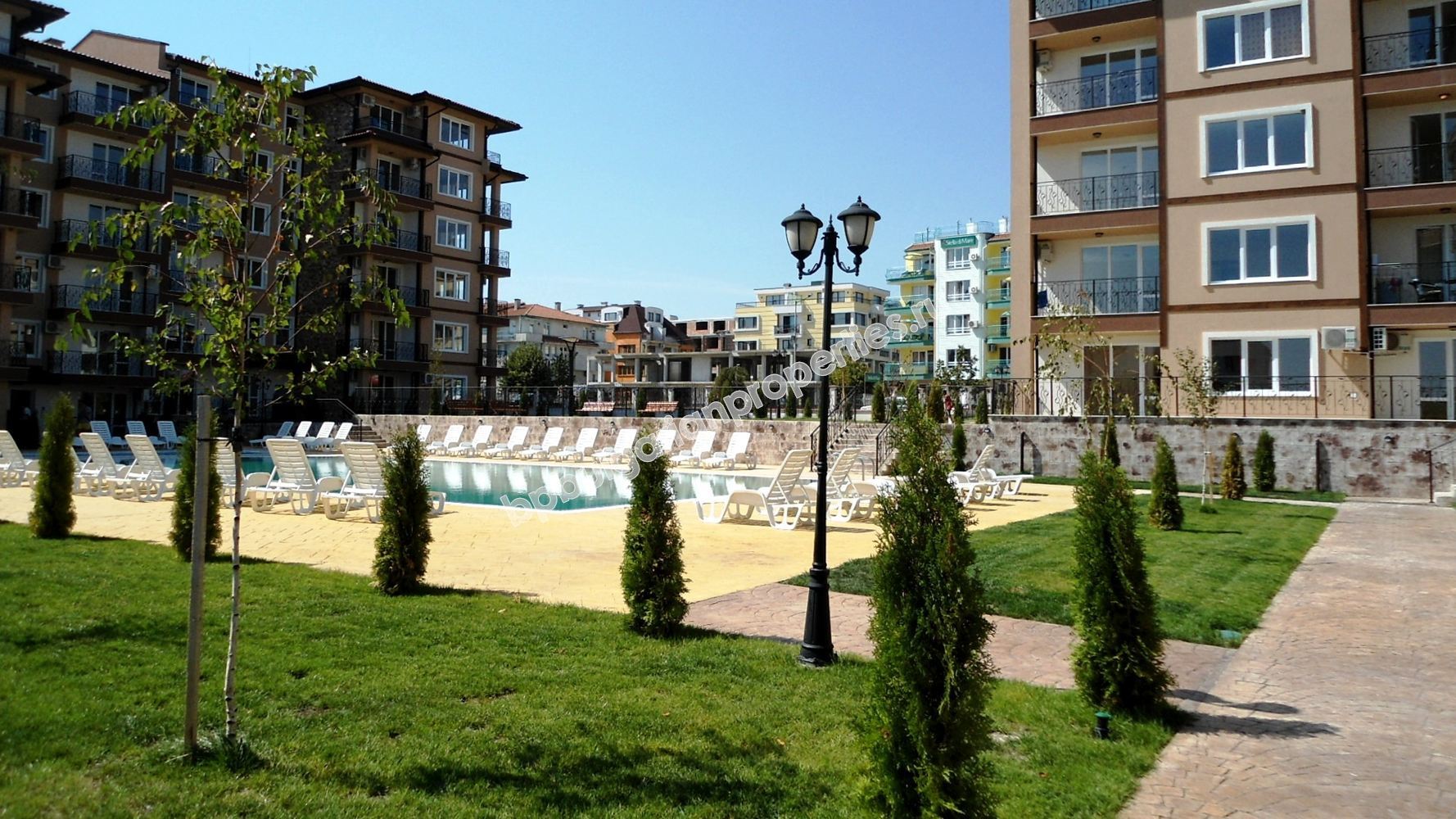 Новая трехкомнатная квартира на продажу недалеко от пляжа в курорте Равда