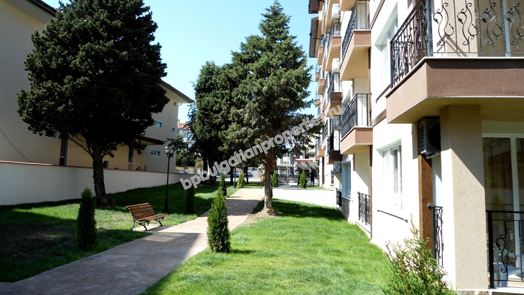 Новая трехкомнатная квартира на продажу недалеко от пляжа в курорте Равда