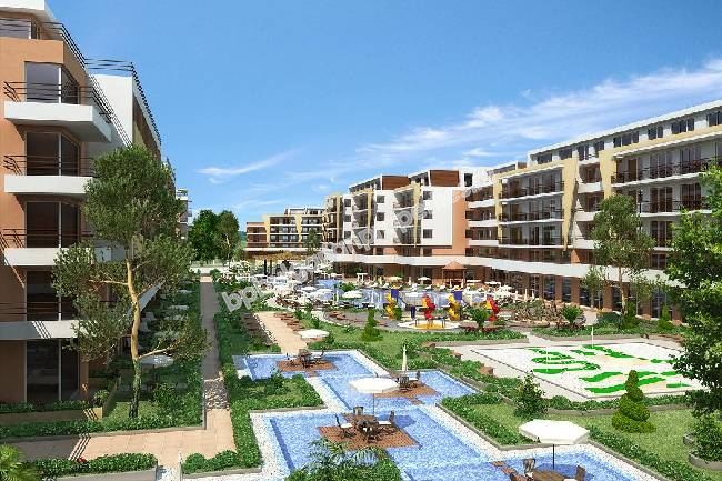 Просторная меблированная студия на продажу в центре курорта Солнечный Берег