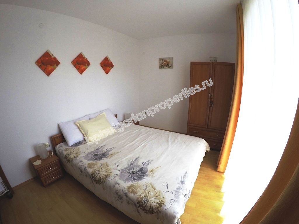 На продажу трехкомнатная обставленная квартира в курорте Солнечный Берег