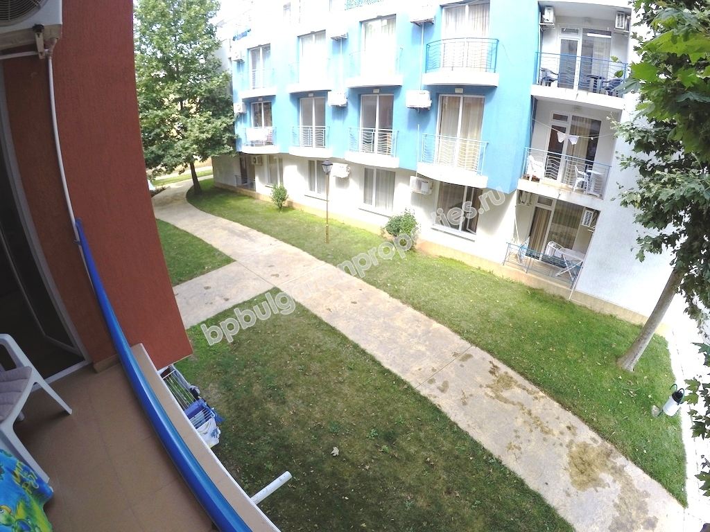 На продажу трехкомнатная обставленная квартира в курорте Солнечный Берег