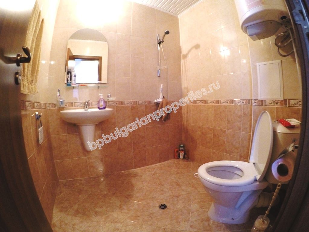 На продажу трехкомнатная обставленная квартира в курорте Солнечный Берег