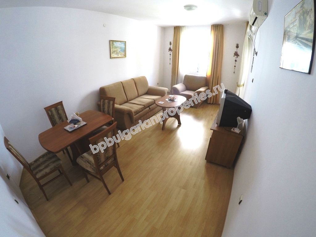 На продажу трехкомнатная обставленная квартира в курорте Солнечный Берег