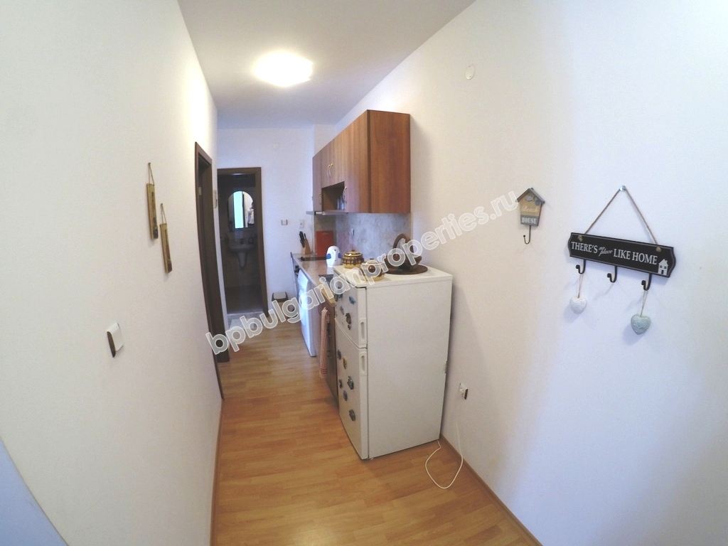 На продажу трехкомнатная обставленная квартира в курорте Солнечный Берег