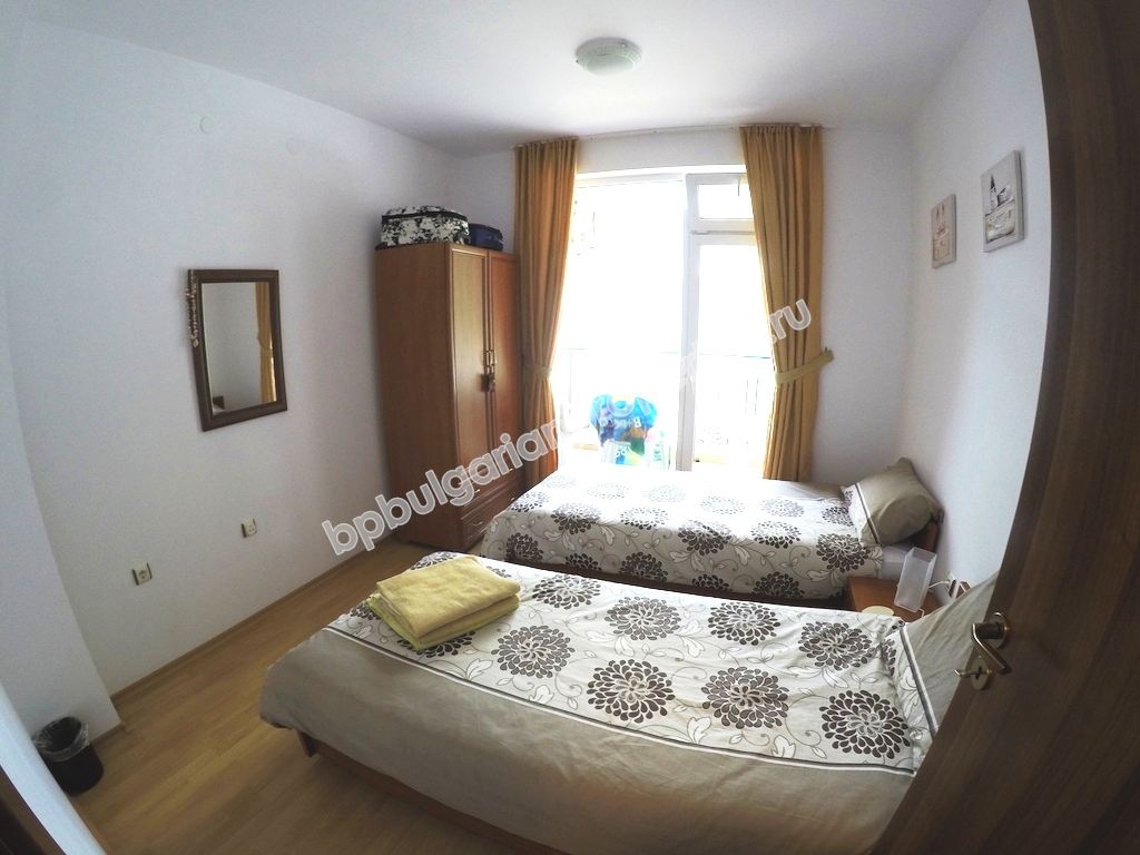 На продажу трехкомнатная обставленная квартира в курорте Солнечный Берег