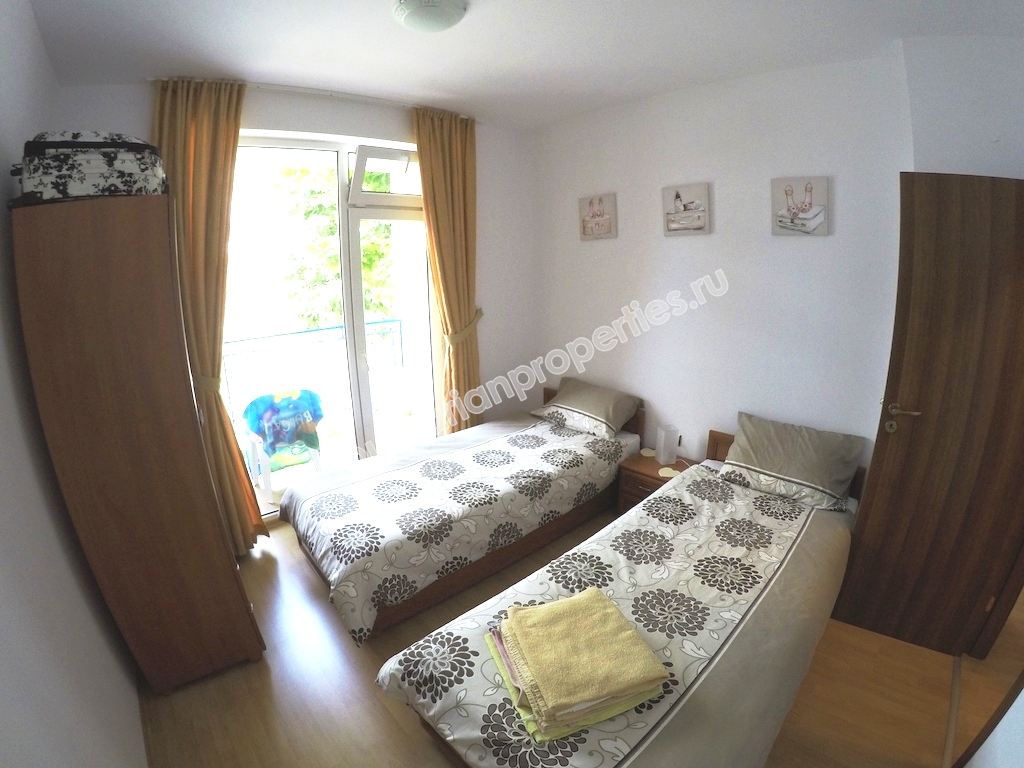 На продажу трехкомнатная обставленная квартира в курорте Солнечный Берег